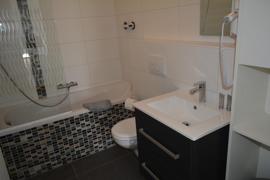 Entre Deux Pays Apartments Spa Værelse billede